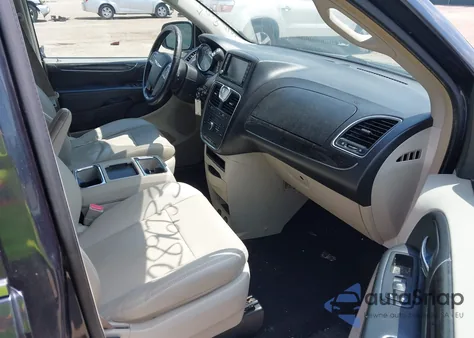 2013 Chrysler Town & Country Touring from USA, damaged, VIN 2C4RC1BG8DR743306